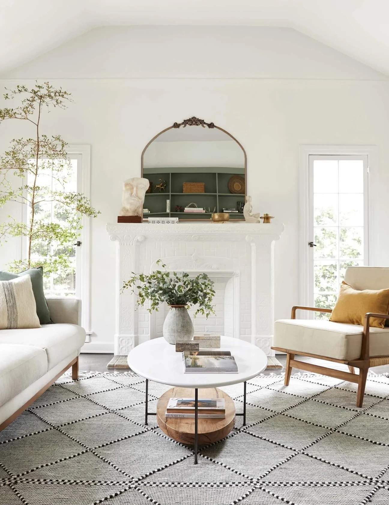 20190515-lulu_silverlake_home14670_gold_mirror_1296x10_0bc181d9-e317-454f-a492-aff561bc452e