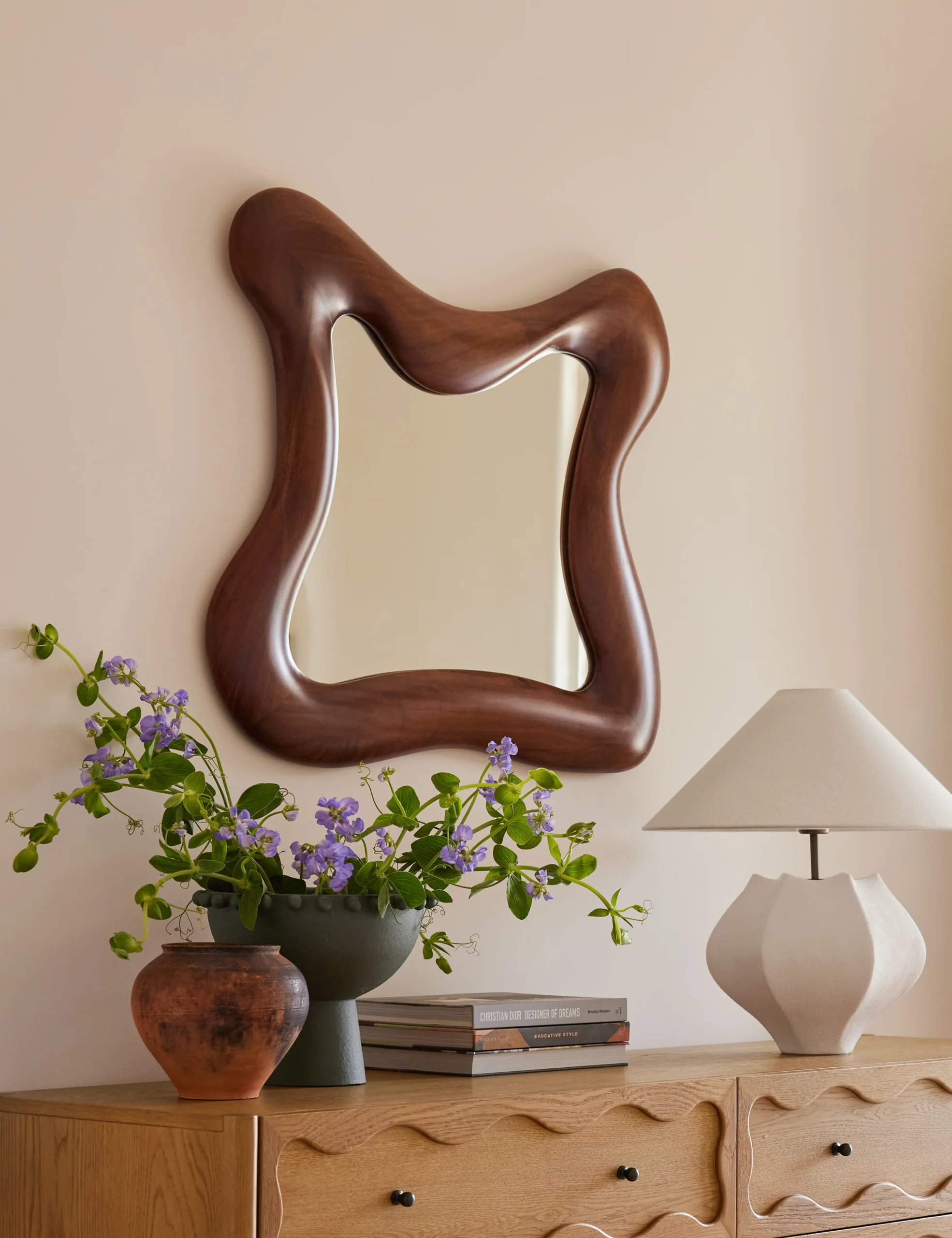 Lulu-and-Georgia_9_DresserVignette_1210_V1b_Site-Crop_Lifestyle_b6ab8f01-3b42-45bf-bca0-71cd90fc8641